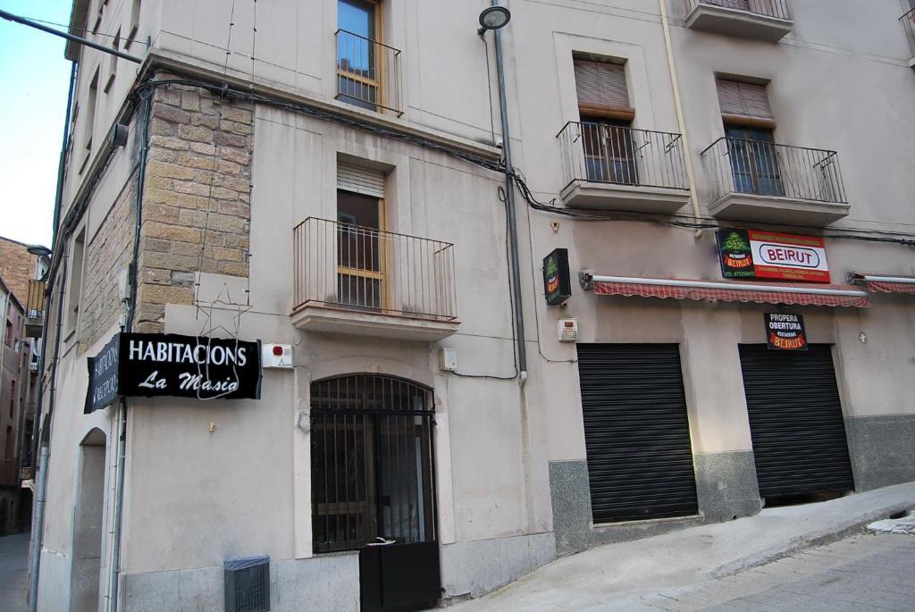 Hostal La Masia Manresa Exterior foto